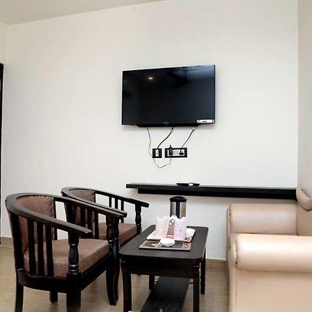 Hotel Vinayak Lifestyle Hotels Lucknow Dış mekan fotoğraf